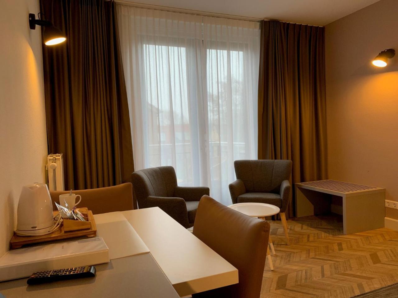 Hotel In Den Brouwery Домбург Екстер'єр фото